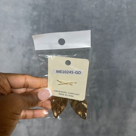 NWT Textured Leaf Dangle Earrings Gold Tone - Picture 7 of 8